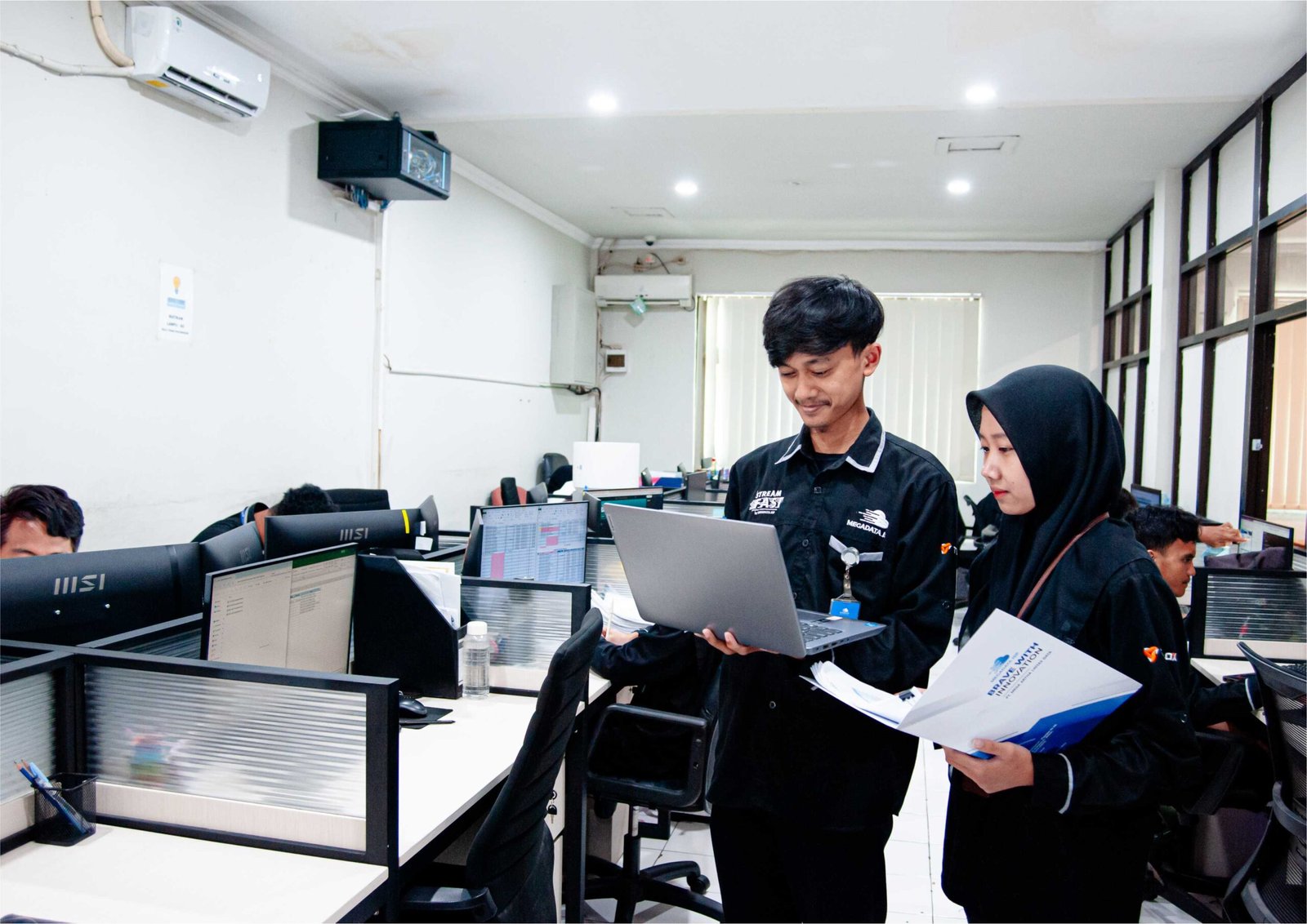 Keunggulan Megadata ISP sebagai Penyedia Layanan Internet 2 Keunggulan Megadata ISP sebagai Penyedia Layanan Internet - Internet Access