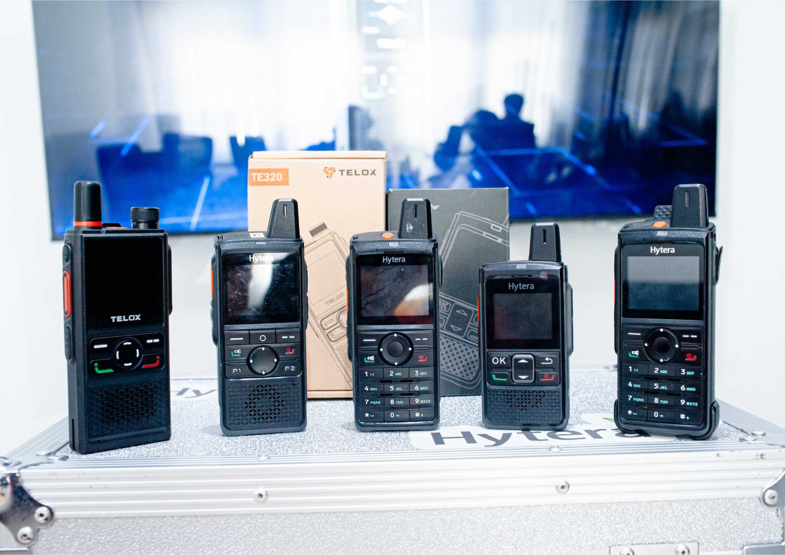 Komunikasi Cepat dan Stabil untuk Operasional Lapangan 2 Komunikasi Cepat dan Stabil untuk Operasional Lapangan - Solusi Radio Communication (HT) untuk Operasional Perusahaan