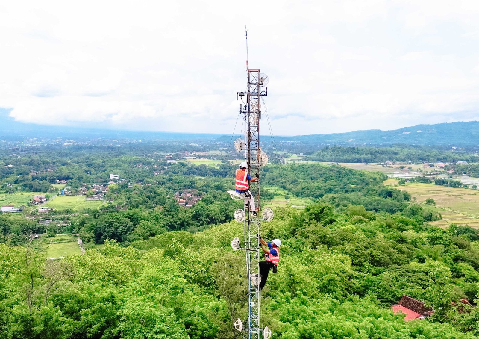 Solusi Internet Eksklusif dan Stabil Bagi Perusahaan Besar 3 Solusi Internet Eksklusif dan Stabil Bagi Perusahaan Besar - Dedicated Internet Access Fiber Optic untuk Enterprise