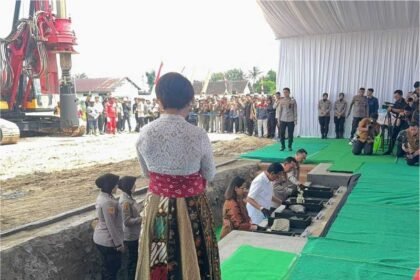 Perkuat Pelayanan Berbasis Teknologi, Kapolri Letakkan Batu Pertama Pembangunan Mapolda DIY di Godean
