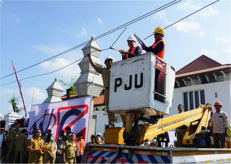 Kolaborasi Pemkot Yogyakarta dengan Perusahaan Jaringan Telekomunikasi dan Internet Relokasi Kabel FO ke Ducting 2 Kolaborasi Pemkot Yogyakarta dengan Perusahaan Jaringan Telekomunikasi dan Internet Relokasi Kabel FO ke Ducting