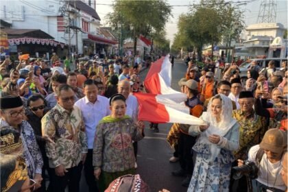 Parade Suara Inklusi Bentangkan Merah Putih 1.000 Meter di Malioboro