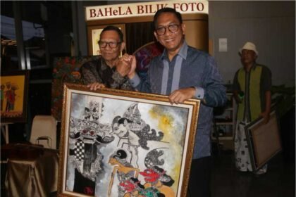 Pameran Wahyu Tumurun Beri Ruang Seniman Berkreasi di Hari Batik Nasional