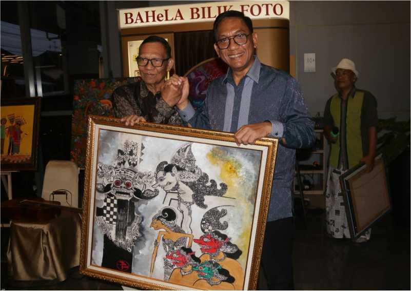 Pameran Wahyu Tumurun Beri Ruang Seniman Berkreasi di Hari Batik Nasional